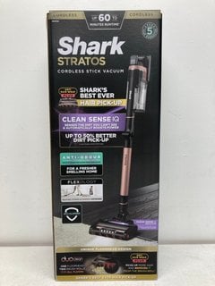 Lot 28  
            Marchington SR13 - Parcel Delivery Only 

                
SHARK STRATOS ANTI HAIR WRAP PLUS CORDLESS STICK VACUUM CLEANER - MODEL: IZ400UK ...