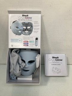 Lot 325  
            Marchington SR13 - Parcel Delivery Only 

                
SHARK CRYO GLOW UNDER-EYE COOLING & LED ANTI-AGEING & BLEMISH REPAIR MASK CHARGIN...