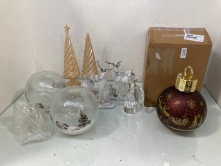 Lot 329  
            Marchington SR13 - Parcel Delivery Only 

                
QTY OF HOUSEHOLD ITEMS TO INCLUDE HOME STORIES 20CM PRE-LIT ROTATING CHRISTMAS SC...