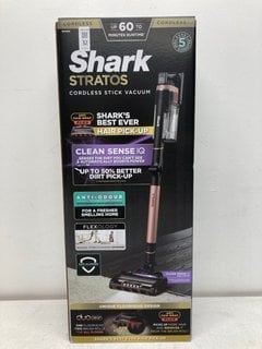 Lot 32  
            Marchington SR13 - Parcel Delivery Only 

                
SHARK STRATOS ANTI HAIR WRAP PLUS CORDLESS STICK VACUUM CLEANER - MODEL: IZ400UK ...