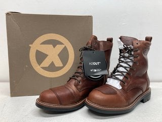 Lot 38  
            Marchington SR13 - Parcel Delivery Only 

                
XPD X-NASHVILLE H2OUT BOOTS - BROWN - SIZE EU 42 - ORIGINAL RRP £239.90: LOCATION...