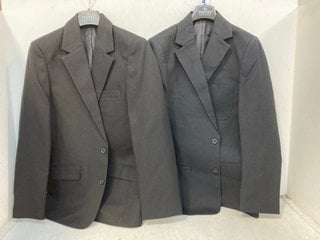 Lot 404  
            Marchington SR13 - Parcel Delivery Only 

                
2 X TRUTEX BOYS ELEMENTS CONTEMP BLAZERS IN BLACK - UK SIZE: 13YRS: LOCATION - H7