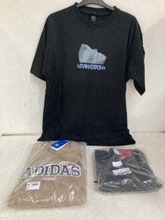 Lot 442  
            Marchington SR13 - Parcel Delivery Only 

                
3 X ASSORTED MENS CLOTHING IN VARIOUS SIZES TO INCLUDE MANASTASH SHORT SLEEVE BLA...