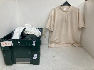 Lot 451  
            Marchington SR13 - Parcel Delivery Only 

                
QTY OF ASSORTED WOMENS CLOTHING IN VARIOUS SIZES TO INCLUDE LONG SLEEVE BLACK TOP...