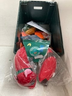 Lot 464  
            Marchington SR13 - Parcel Delivery Only 

                
QTY OF ASSORTED CHILDRENS ITEMS TO INCLUDE MERRY CHRISTMAS RANDOM DUCK ADVENT CAL...