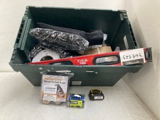 Lot 465  
            Marchington SR13 - Parcel Delivery Only 

                
QTY OF ASSORTED HARDWARE ITEMS TO INCLUDE HILKA SPIRIT LEVEL: LOCATION - H4