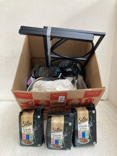 Lot 466  
            Marchington SR13 - Parcel Delivery Only 

                
QTY OF ASSORTED PET FOOD ITEMS TO INCLUDE SHEBA FRESH & FINE 6 X 50G CAT FOOD POU...