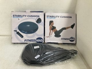 Lot 485  
            Marchington SR13 - Parcel Delivery Only 

                
2 X FITNESS MAD STABILITY CUSHIONS TO INCLUDE SPORTS BLUE SUPER CHARGE RACKETBALL...