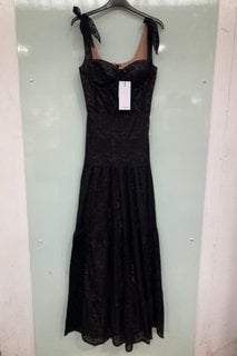 Lot 487  
            Marchington SR13 - Parcel Delivery Only 

                
NADINE MERABI MIRANDA FULL LENGTH DRESS IN BLACK-UK SIZE S/M-ORIGINAL RRP £365.00...