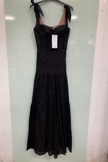 Lot 488  
            Marchington SR13 - Parcel Delivery Only 

                
NADINE MERABI MIRANDA FULL LENGTH DRESS IN BLACK-UK SIZE S-ORIGINAL RRP £365.00: ...