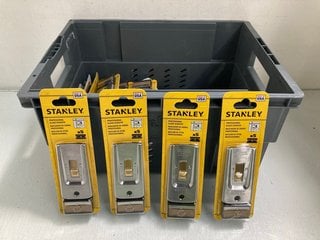 Lot 522  
            Marchington SR13 - Parcel Delivery Only 

                
QTY OF STANLEY PROFESSIONAL GLASS SCRAPERS: LOCATION - H2