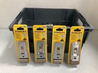 Lot 523  
            Marchington SR13 - Parcel Delivery Only 

                
QTY OF STANLEY PROFESSIONAL GLASS SCRAPERS: LOCATION - H2