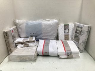 Lot 553  
            Marchington SR13 - Parcel Delivery Only 

                
QTY OF BEDDING ITEMS TO INCLUDE JOHN LEWIS & PARTNERS CLIMATE CONTROL PILLOW - SI...