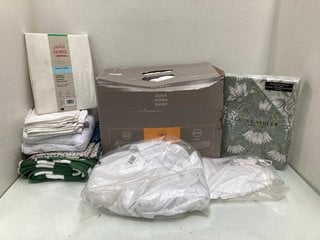 Lot 554  
            Marchington SR13 - Parcel Delivery Only 

                
QTY OF ASSORTED JOHN LEWIS & PARTNERS HOUSEHOLD ITEMS TO INCLUDE 7 TOG DUCK DOWN ...