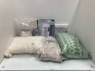 Lot 555  
            Marchington SR13 - Parcel Delivery Only 

                
QTY OF ASSORTED JOHN LEWIS & PARTNERS HOUSEHOLD ITEMS TO INCLUDE PAIR OF PENCIL P...