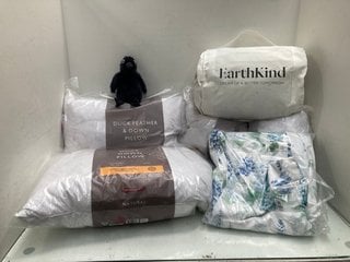 Lot 560  
            Marchington SR13 - Parcel Delivery Only 

                
5 X ASSORTED BEDDING ITEMS TO INCLUDE JOHN LEWIS & PARTNERS NATURAL COLLECTION DU...