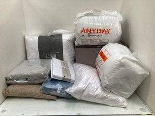 Lot 580  
            Marchington SR13 - Parcel Delivery Only 

                
QTY OF ASSORTED JOHN LEWIS & PARTNERS HOUSEHOLD ITEMS TO INCLUDE PAIR OF EYELET C...