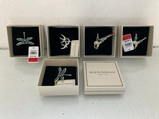 Lot 58  
            Marchington SR13 - Parcel Delivery Only 

                
5 X ASSORTED BUCKINGHAM JEWELLERY BROOCHES TO INCLUDE KINGFISHER BROOCH-ORIGINAL ...