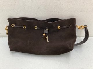 Lot 594  
            Marchington SR13 - Parcel Delivery Only 

                
JOHN LEWIS & PARTNERS DRAWSTRING SHOULDER BAG IN CHOCOLATE - ORIGINAL RRP: £99.00...