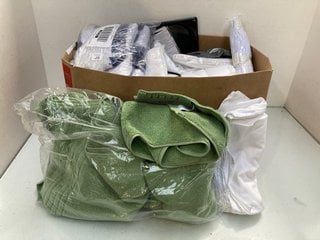 Lot 602  
            Marchington SR13 - Parcel Delivery Only 

                
QTY OF HOUSEHOLD ITEMS TO INCLUDE JOHN LEWIS & PARTNERS ULTRA SOFT COTTON BATH TO...