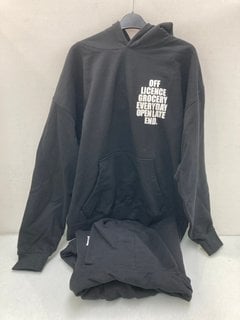 Lot 620  
            Marchington SR13 - Parcel Delivery Only 

                
2 X END OPEN TILL LATE HOODIES IN BLACK-UK SIZE L-ORIGINAL COMBINED RRP £198.00: ...