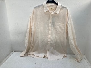 Lot 649  
            Marchington SR13 - Parcel Delivery Only 

                
FOLK RELAXED FIT SHIRT IN ECRU SEERSUCKER-UK SIZE L-ORIGINAL RRP £135.00: LOCATIO...