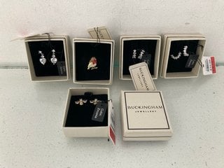 Lot 65  
            Marchington SR13 - Parcel Delivery Only 

                
5 X ASSORTED BUCKINGHAM JEWELLERY ITEMS TO INCLUDE CUBIC ZIRCONIA HOOP EARRINGS: ...