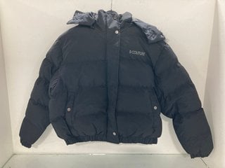 Lot 71  
            Marchington SR13 - Parcel Delivery Only 

                
B COUTURE LONDON ASHBY MENS COAT IN BLACK-UK SIZE L: LOCATION - WH1