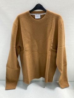Lot 732  
            Marchington SR13 - Parcel Delivery Only 

                
PERCIVAL BOILED WOOL JUMPER IN BROWN-UK SIZE M-ORIGINAL RRP £159.00: LOCATION - G11