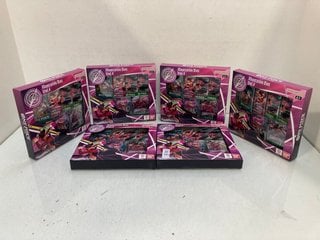 Lot 745  
            Marchington SR13 - Parcel Delivery Only 

                
6 X BANDAI NAMCO ILLUSTRATION BOX VOL.4 ONE PIECE CARD GAMES: LOCATION - G12