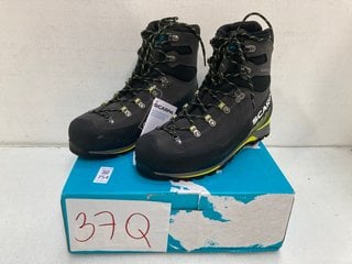 Lot 754  
            Marchington SR13 - Parcel Delivery Only 

                
SCARPA GORETEX MANTA TECH SAFETY BOOTS IN BLACK-UK SIZE 10: LOCATION - G12