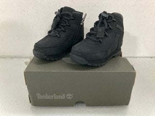 Lot 77  
            Marchington SR13 - Parcel Delivery Only 

                
CHILDRENS TIMBERLAND EURO ROCK BOOTS IN BLACK NUBUCK-UK SIZE 5-ORIGINAL RRP £70.0...