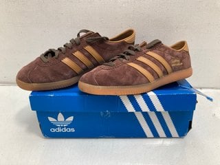 Lot 797  
            Marchington SR13 - Parcel Delivery Only 

                
ADIDAS ORIGINALS AMSTERDAM CITY SERIES MENS TRAINERS IN BROWN-UK SIZE 9: LOCATION...