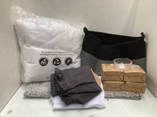 Lot 804  
            Marchington SR13 - Parcel Delivery Only 

                
QTY OF ASSORTED HOUSEHOLD ITEMS TO INCLUDE LARGE FABRIC STORAGE BASKET IN GREY: L...
