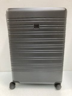 Lot 828  
            Marchington SR13 - Parcel Delivery Only 

                
TRIPP HORIZON LARGE 1122 LITRE HARDSHELL SPINNER SUITCASE IN BLACK: LOCATION - F17
