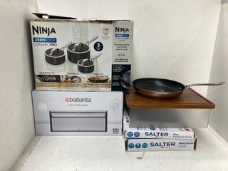 Lot 878  
            Marchington SR13 - Parcel Delivery Only 

                
QTY OF ASSORTED KITCHEN ACCESSORIES TO INCLUDE A NINJA ZERO STICK CERAMIC PRO SAU...
