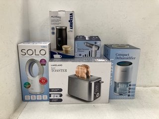 Lot 936  
            Marchington SR13 - Parcel Delivery Only 

                
5 X ASSORTED HOUSEHOLD ITEMS TO INCLUDE VYBRO SOLO RECHARGEABLE DESKTOP FAN: LOCA...