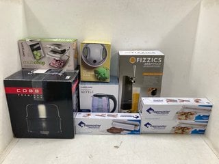 Lot 953  
            Marchington SR13 - Parcel Delivery Only 

                
8 X ASSORTED HOUSEHOLD ITEMS TO INCLUDE COBB PREMIER GAS STEAMER: LOCATION - F9