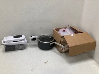 Lot 956  
            Marchington SR13 - Parcel Delivery Only 

                
3 X ASSORTED HOUSEHOLD ITEMS TO INCLUDE VEGETABLE CHOPPER/DICER: LOCATION - F9