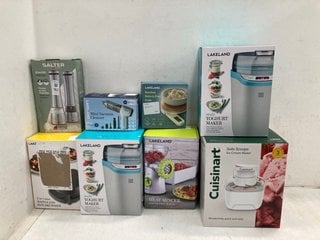 Lot 962  
            Marchington SR13 - Parcel Delivery Only 

                
8 X ASSORTED HOUSEHOLD ITEMS TO INCLUDE SALTER ELECTRIC PEPPER & SALT MILL SET: L...