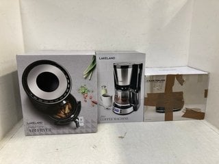 Lot 971  
            Marchington SR13 - Parcel Delivery Only 

                
3 X ASSORTED HOUSEHOLD ITEMS TO INCLUDE CUISINART 2 SLICE TOASTER: LOCATION - F7