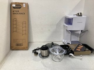 Lot 979  
            Marchington SR13 - Parcel Delivery Only 

                
5 X ASSORTED HOUSEHOLD ITEMS TO INCLUDE VITREOUS ENAMEL 40.5 CM GRILL PAN: LOCATI...