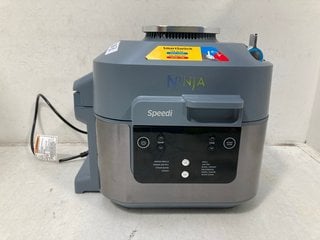 Lot 992  
            Marchington SR13 - Parcel Delivery Only 

                
NINJA SPEEDI RAPID COOKER IN GREY-ORIGINAL RRP £229.00: LOCATION - F6