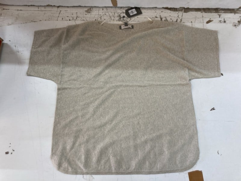 Lot 1010  
            Nottingham SR2 - Delivery Only 

                
BOX OF OASIS GLITTER T-SHIRT IN VARIOUS SIZES (C49)