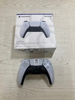Lot 20  
            Nottingham SR2 - Delivery Only 

                
2 X SONY PLAYSTATION DUALSENSE WIRELESS CONTROLLERS ORIGINAL RRP: £64.99