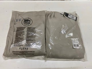 Lot 251  
            Nottingham SR2 - Delivery Only 

                
2 X ADIDAS WOMEN'S HOODIE UK SIZE: XL