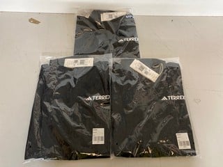 Lot 312  
            Nottingham SR2 - Delivery Only 

                
3 X ADIDAS WOMEN'S TERREX MULTI CLIMACOOL 1/2 ZIP UK SIZE: S