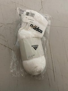 Lot 341  
            Nottingham SR2 - Delivery Only 

                
BOX OF ADIDAS CREW SOCKS