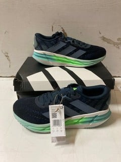 Lot 424  
            Nottingham SR2 - Delivery Only 

                
ADIDAS GALAXY 7 M UK SIZE: 11