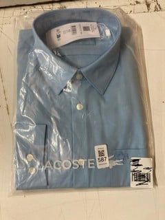 Lot 587  
            Nottingham SR2 - Delivery Only 

                
LACOSTE REGULAR FIT COTTON POPLIN SHIRT UK SIZE: 42
